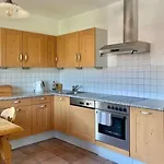 Haus Hislop Apartment