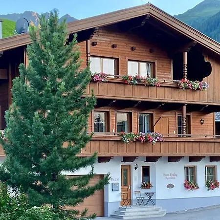 Haus Hislop *